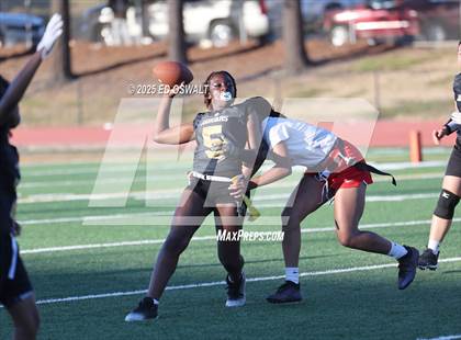 Thumbnail 1 in De Anza @ Bethel photogallery.