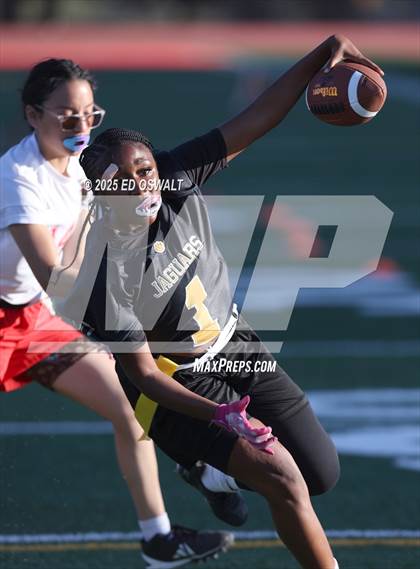 Thumbnail 2 in De Anza @ Bethel photogallery.