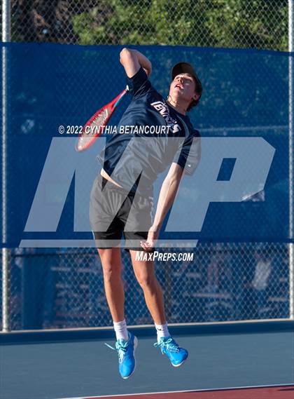 Thumbnail 1 in 5A Region 1 Tennis Tournament photogallery.