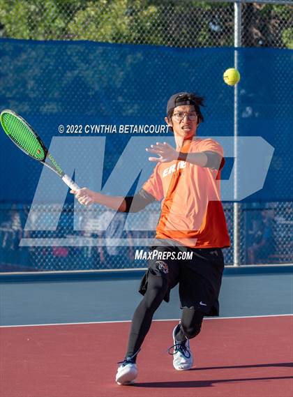 Thumbnail 2 in 5A Region 1 Tennis Tournament photogallery.
