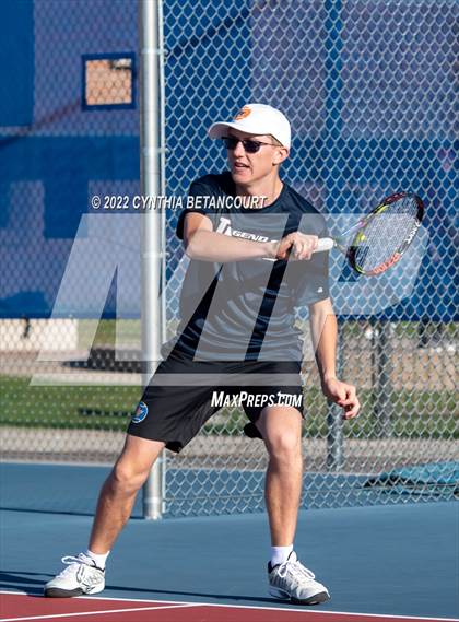Thumbnail 3 in 5A Region 1 Tennis Tournament photogallery.