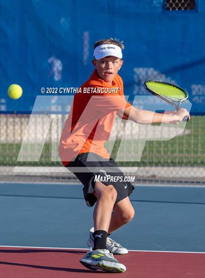 Thumbnail 3 in 5A Region 1 Tennis Tournament photogallery.