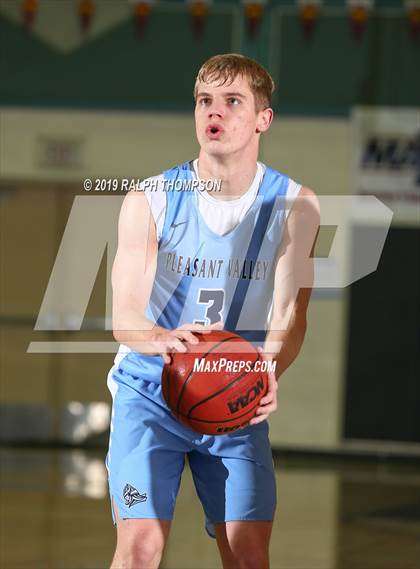 Thumbnail 1 in Sacramento vs. Pleasant Valley (Adidas Challenge) photogallery.