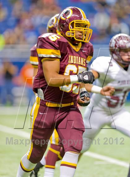 Thumbnail 3 in Flour Bluff vs. Harlandale (UIL 4A Division 1 Area Playoff) photogallery.