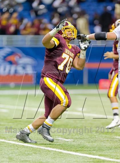 Thumbnail 3 in Flour Bluff vs. Harlandale (UIL 4A Division 1 Area Playoff) photogallery.