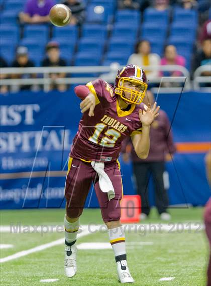 Thumbnail 1 in Flour Bluff vs. Harlandale (UIL 4A Division 1 Area Playoff) photogallery.