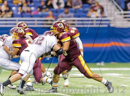 Thumbnail 3 in Flour Bluff vs. Harlandale (UIL 4A Division 1 Area Playoff) photogallery.