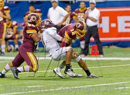 Thumbnail 3 in Flour Bluff vs. Harlandale (UIL 4A Division 1 Area Playoff) photogallery.