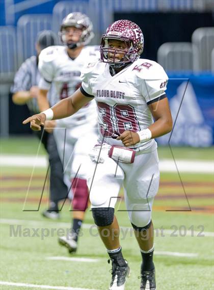 Thumbnail 3 in Flour Bluff vs. Harlandale (UIL 4A Division 1 Area Playoff) photogallery.