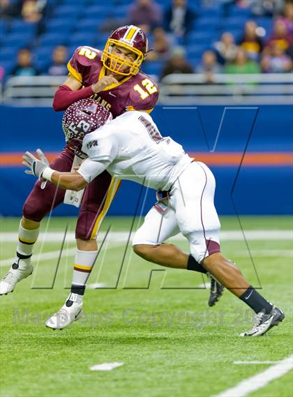Thumbnail 1 in Flour Bluff vs. Harlandale (UIL 4A Division 1 Area Playoff) photogallery.
