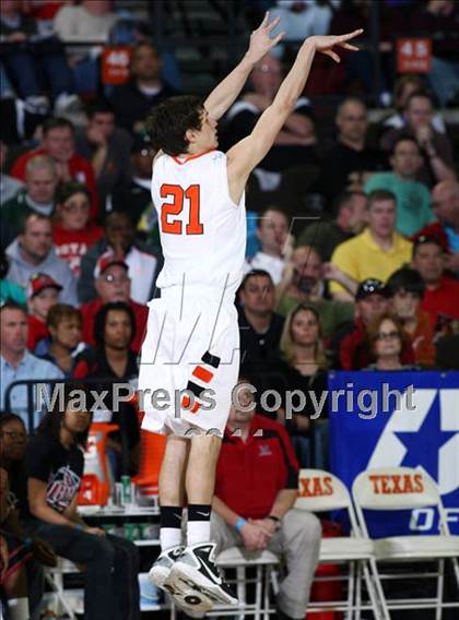 Thumbnail 1 in Burkburnett vs. Mexia (UIL 3A Semifinal) photogallery.