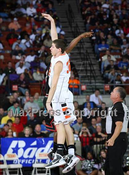 Thumbnail 1 in Burkburnett vs. Mexia (UIL 3A Semifinal) photogallery.