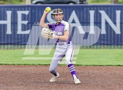 Thumbnail 1 in Benton vs Burlington (Xavier Varsity Classic) photogallery.