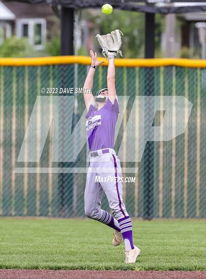 Thumbnail 2 in Benton vs Burlington (Xavier Varsity Classic) photogallery.