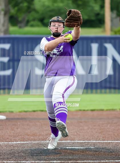 Thumbnail 1 in Benton vs Burlington (Xavier Varsity Classic) photogallery.
