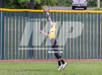 Thumbnail 3 in Benton vs Burlington (Xavier Varsity Classic) photogallery.