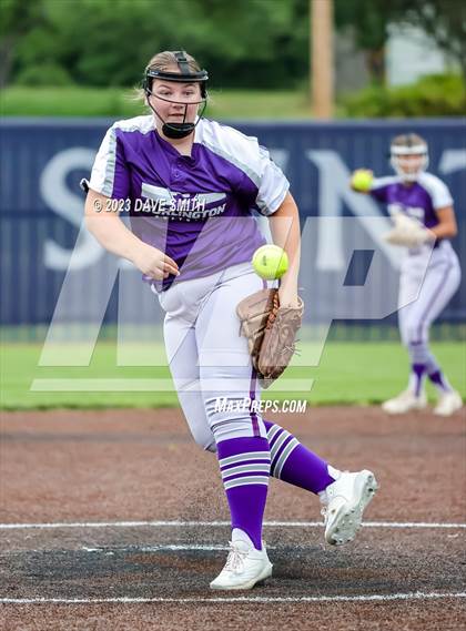 Thumbnail 2 in Benton vs Burlington (Xavier Varsity Classic) photogallery.