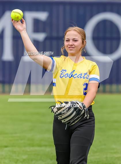 Thumbnail 3 in Benton vs Burlington (Xavier Varsity Classic) photogallery.