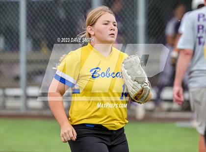 Thumbnail 1 in Benton vs Burlington (Xavier Varsity Classic) photogallery.
