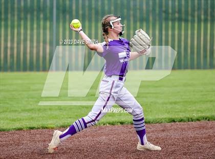 Thumbnail 2 in Benton vs Burlington (Xavier Varsity Classic) photogallery.