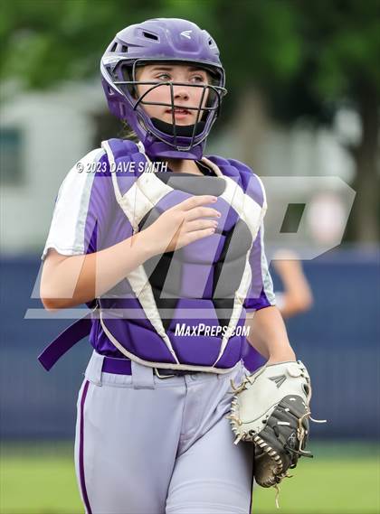 Thumbnail 3 in Benton vs Burlington (Xavier Varsity Classic) photogallery.