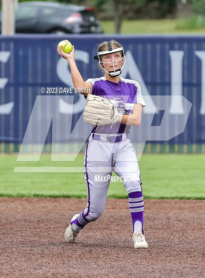 Thumbnail 2 in Benton vs Burlington (Xavier Varsity Classic) photogallery.