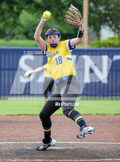 Thumbnail 3 in Benton vs Burlington (Xavier Varsity Classic) photogallery.
