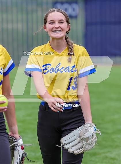 Thumbnail 2 in Benton vs Burlington (Xavier Varsity Classic) photogallery.