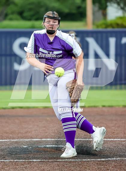 Thumbnail 3 in Benton vs Burlington (Xavier Varsity Classic) photogallery.