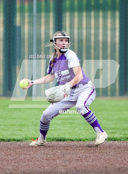 Thumbnail 3 in Benton vs Burlington (Xavier Varsity Classic) photogallery.