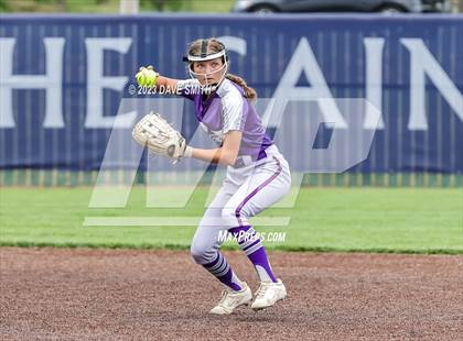 Thumbnail 3 in Benton vs Burlington (Xavier Varsity Classic) photogallery.