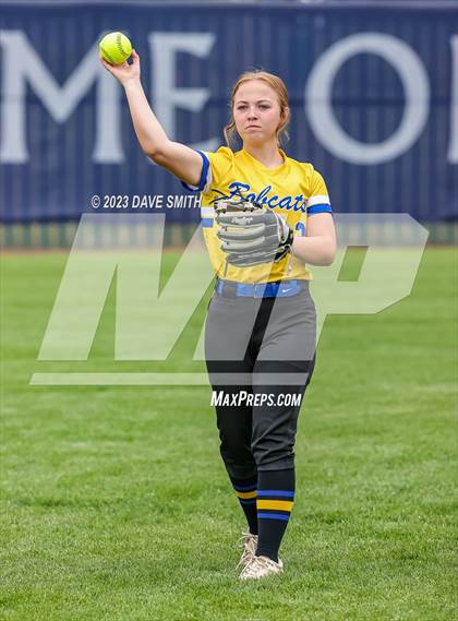 Thumbnail 3 in Benton vs Burlington (Xavier Varsity Classic) photogallery.