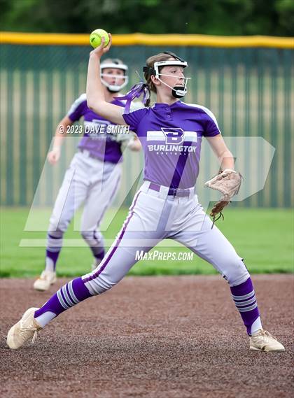 Thumbnail 2 in Benton vs Burlington (Xavier Varsity Classic) photogallery.