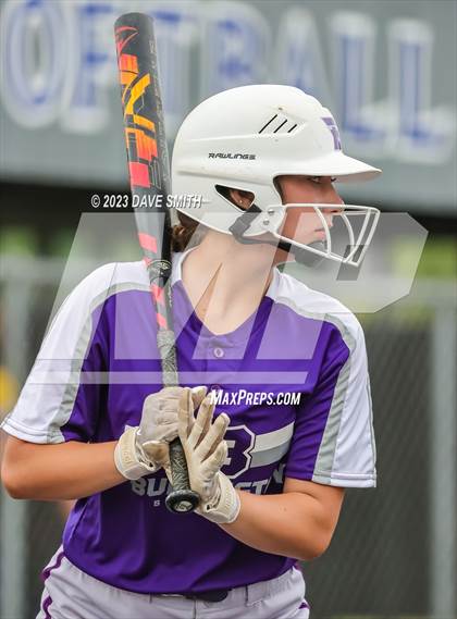 Thumbnail 3 in Benton vs Burlington (Xavier Varsity Classic) photogallery.