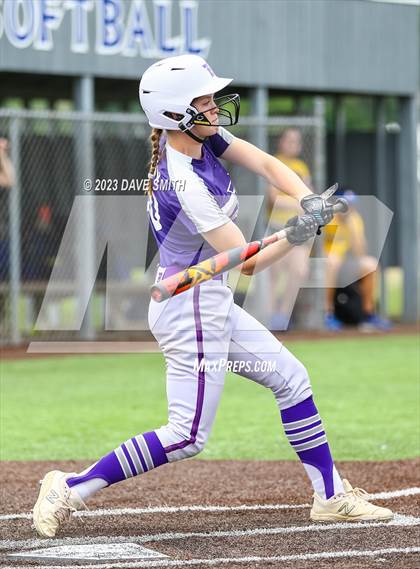 Thumbnail 2 in Benton vs Burlington (Xavier Varsity Classic) photogallery.