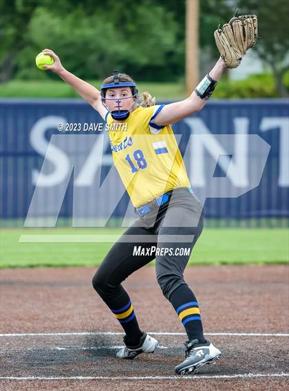 Thumbnail 3 in Benton vs Burlington (Xavier Varsity Classic) photogallery.