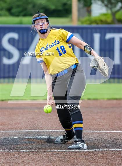 Thumbnail 1 in Benton vs Burlington (Xavier Varsity Classic) photogallery.
