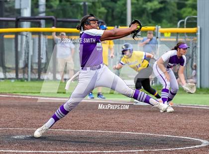 Thumbnail 1 in Benton vs Burlington (Xavier Varsity Classic) photogallery.