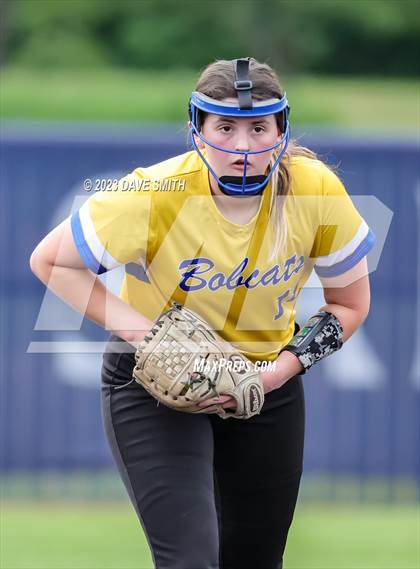 Thumbnail 3 in Benton vs Burlington (Xavier Varsity Classic) photogallery.