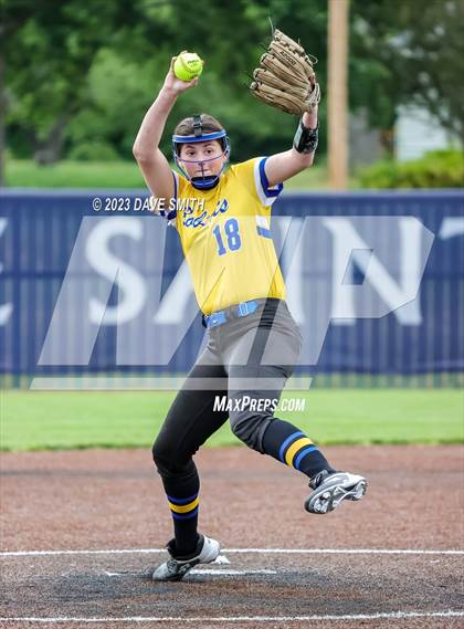 Thumbnail 2 in Benton vs Burlington (Xavier Varsity Classic) photogallery.
