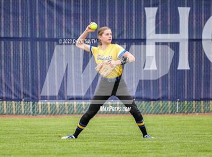 Thumbnail 3 in Benton vs Burlington (Xavier Varsity Classic) photogallery.