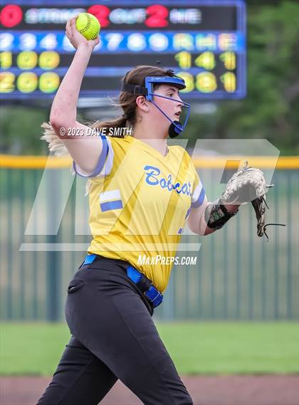 Thumbnail 1 in Benton vs Burlington (Xavier Varsity Classic) photogallery.