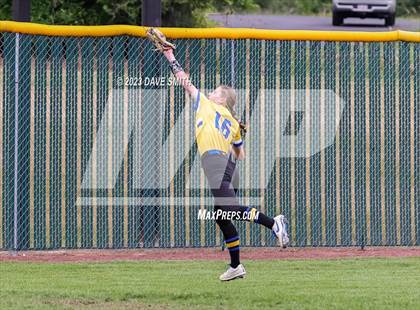 Thumbnail 1 in Benton vs Burlington (Xavier Varsity Classic) photogallery.