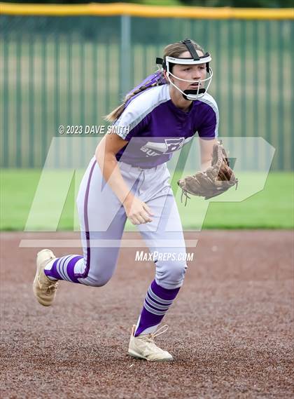 Thumbnail 2 in Benton vs Burlington (Xavier Varsity Classic) photogallery.