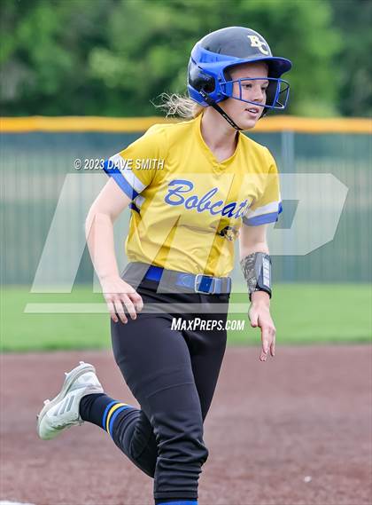 Thumbnail 2 in Benton vs Burlington (Xavier Varsity Classic) photogallery.