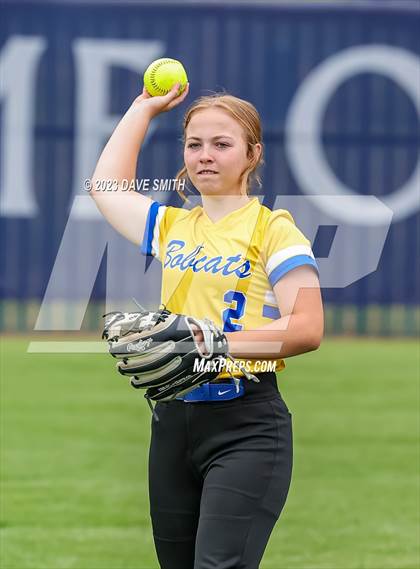 Thumbnail 2 in Benton vs Burlington (Xavier Varsity Classic) photogallery.