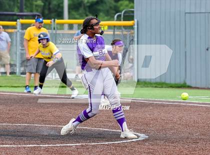 Thumbnail 2 in Benton vs Burlington (Xavier Varsity Classic) photogallery.