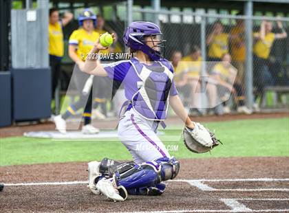 Thumbnail 2 in Benton vs Burlington (Xavier Varsity Classic) photogallery.