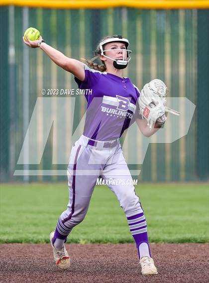 Thumbnail 3 in Benton vs Burlington (Xavier Varsity Classic) photogallery.