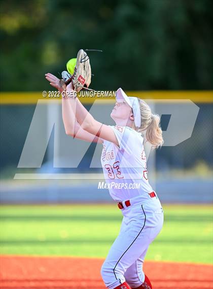 Thumbnail 3 in Redwood vs. Marin Catholic (CIF NCS MCAL Championship) photogallery.
